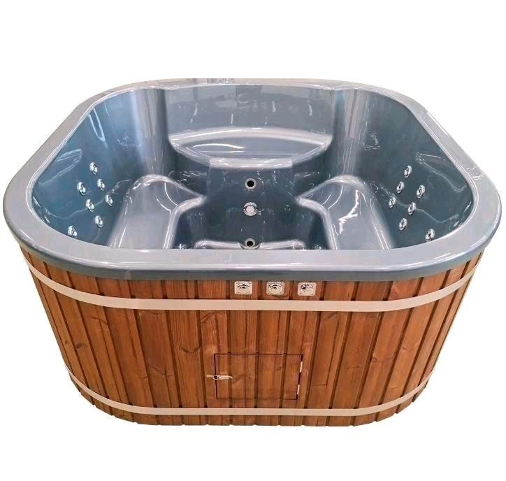 Hot Tub Jacuzzi Acryl Whirlpool Badefass Badebottich Badezuber in Hamburg