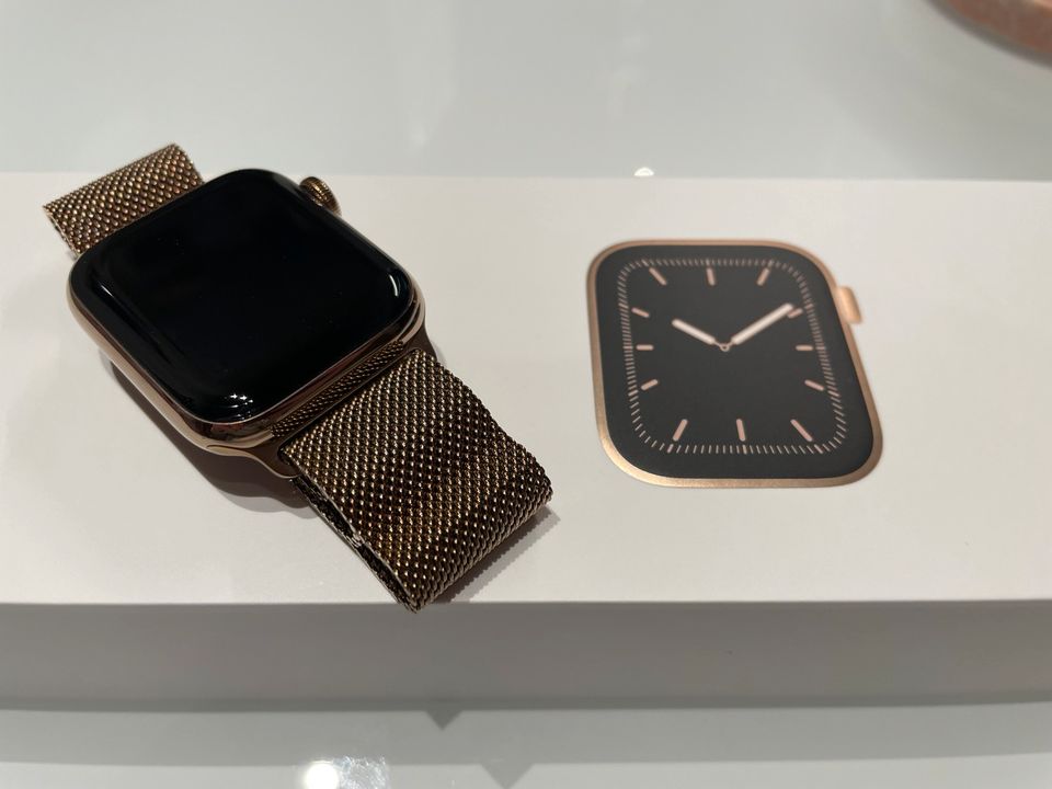 Apple Watch Series 5 Edelstahl in Köln