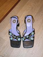 Sandalen mit aufgestickten Blumen Eimsbüttel - Hamburg Eimsbüttel (Stadtteil) Vorschau