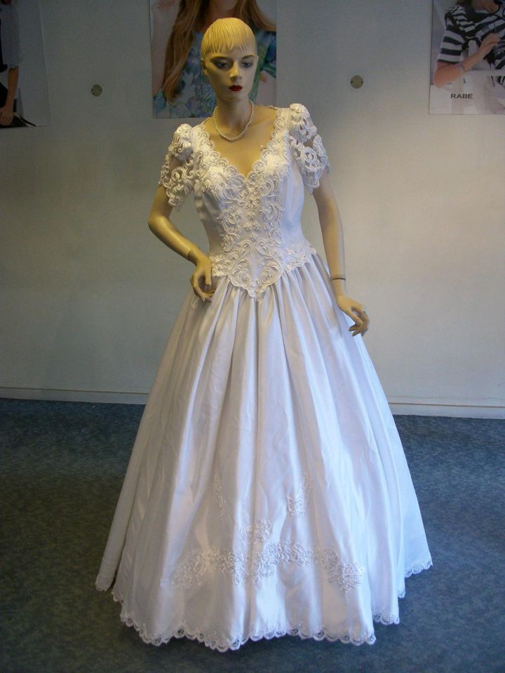 Brautkleid von Lohrengel mit Reifrock, Gr. 38 in Elmshorn