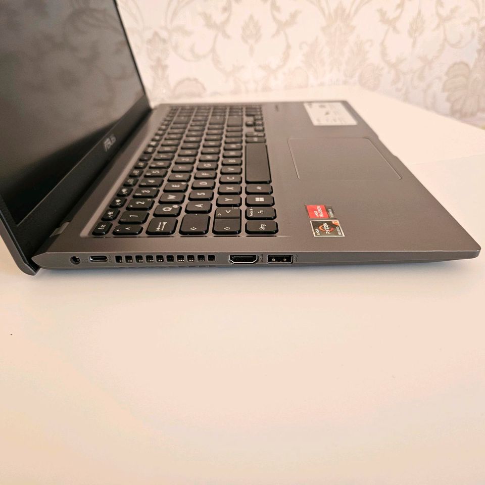 Asus Notebook / Laptop in Oberhausen