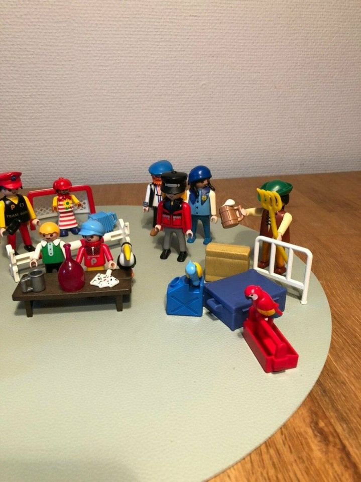 Playmobil Stadt City Set mit Zubehör - viel Spaß in Hasenmoor