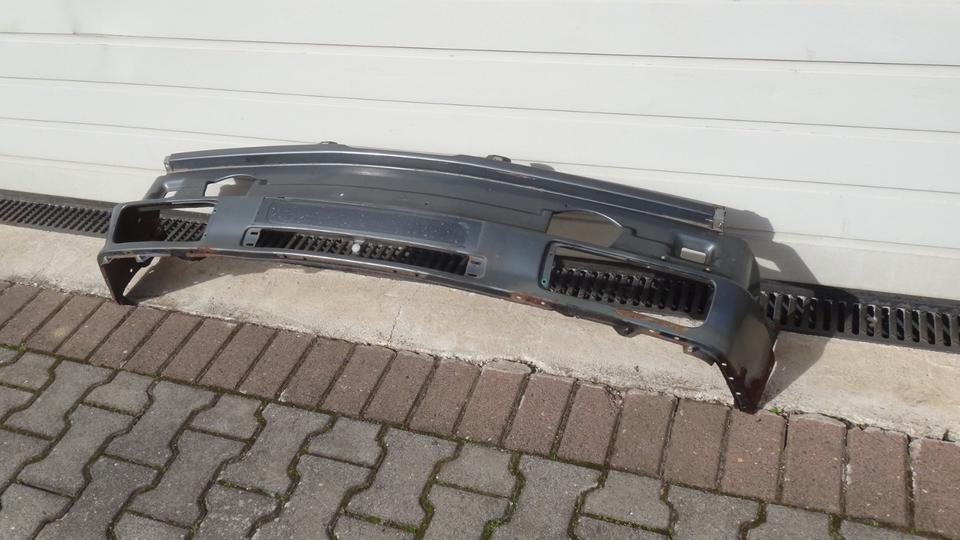 f. Bastler : Frontblech aus 1989er BMW 3er 325 i Limousine (E 30) in Wölfersheim