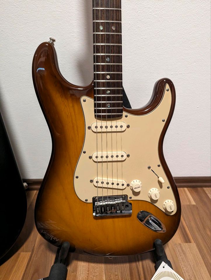 Fender American Deluxe Ash Stratocaster RW TBS Tobacco Sunburst in Freising