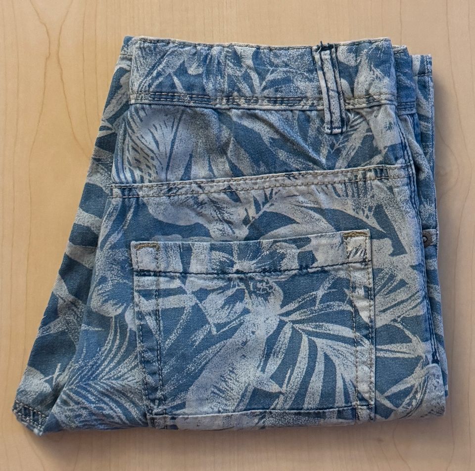 BENETTON Jungen Jeans Shorts Hose Größe XL - 150 cm in Straußfurt