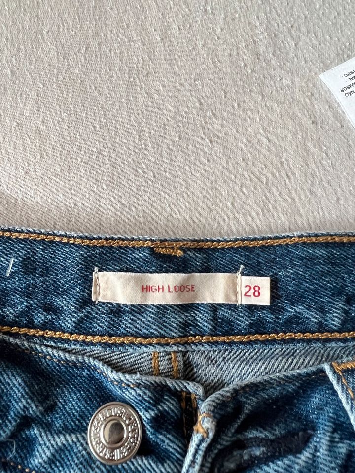 Levi’s Damen Jeans high Loose Gr.28 neuwertig in Gladbeck