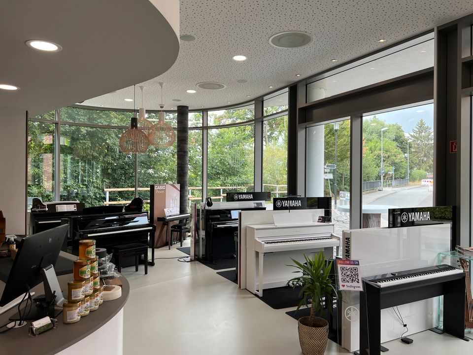 Yamaha Piano E-Piano Klavier CLP Kawai CA Beratung in Bad Homburg