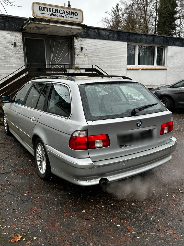 BMW 520i 170 PS VOLLLEDER SITZHEIZUNG in Hamburg