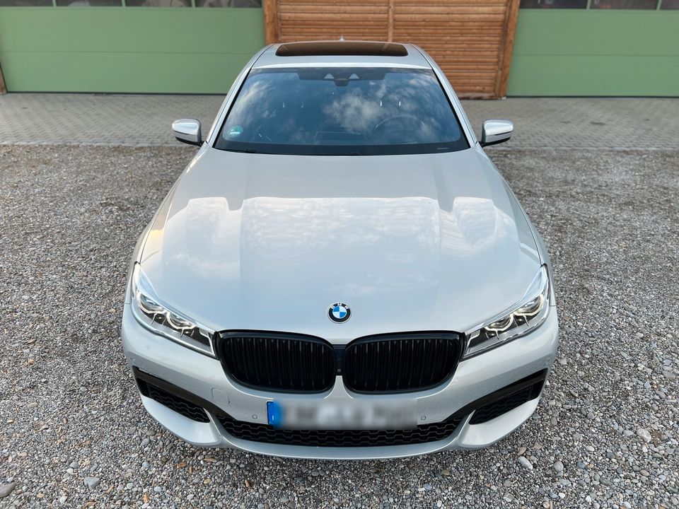 BMW 750d M Paket xDrive Carbon Core in München