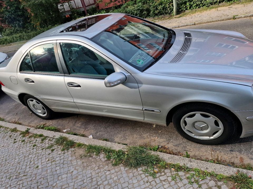 Mercedes W203 Bastlerfahrzeug/ Defekt zu verkaufen. in Berlin