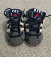 Baby Adidas Schuhe Größe 17 neuwertig Nordrhein-Westfalen - Lindlar Vorschau