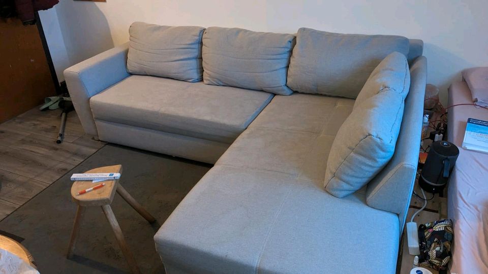 Übereck Sofa grau mit Schlaffunktion in Hannover