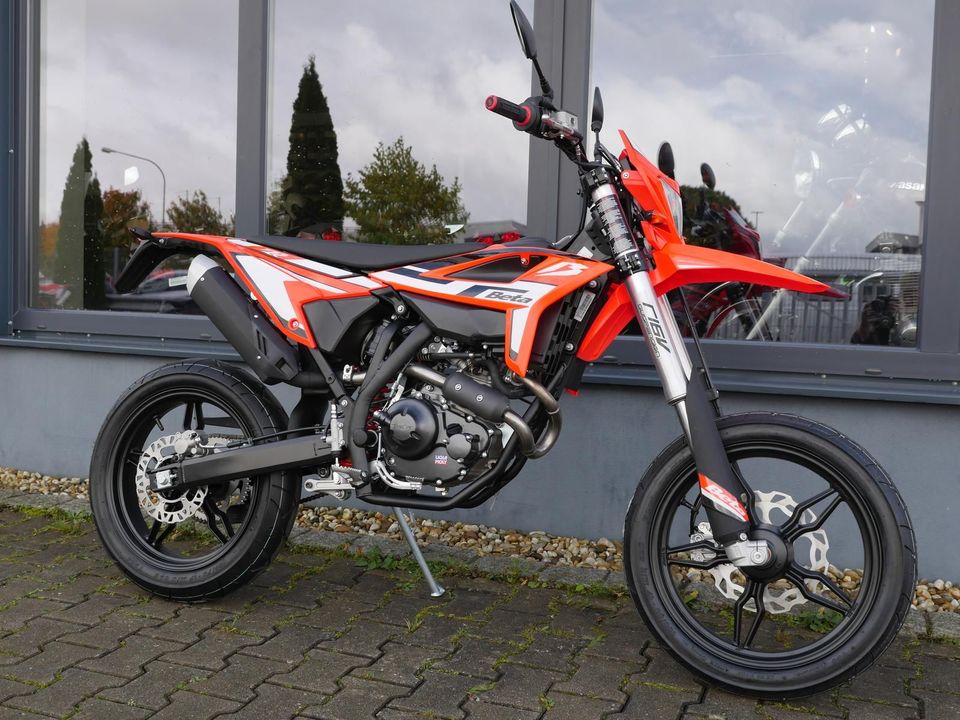 Beta RR 125 4T SM T - Super Moto - alle Farben in Deggendorf