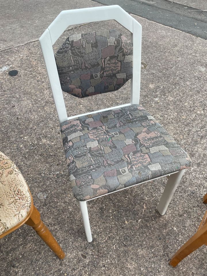 Verschiedene Stühle in Eschwege