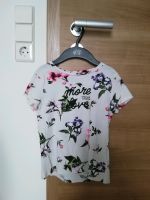 H&M Tshirt Shirt Blumen 134/140 Baden-Württemberg - Altshausen Vorschau