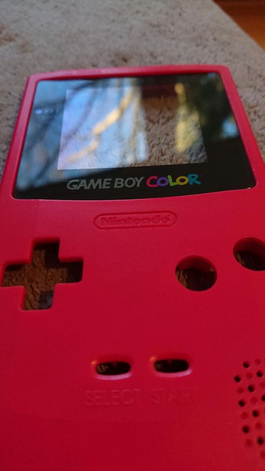 Nintendo Gameboy Color Gehäuse + Schrauben und Schraubendreher in Wiesbaden