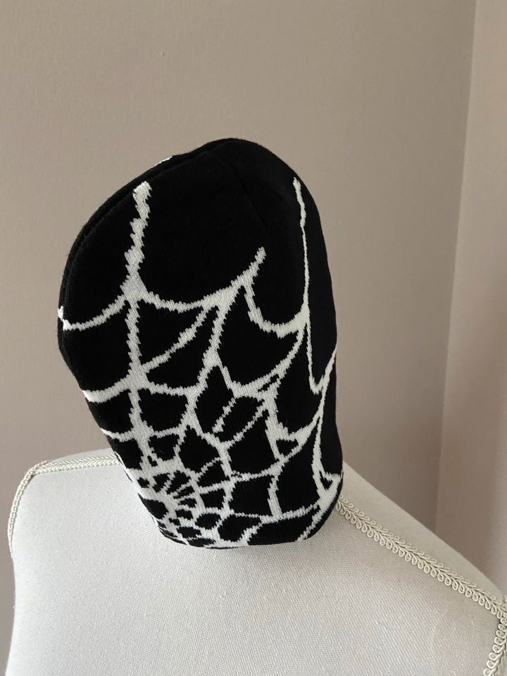 ‼️Coole Mütze mit Spinnennetz schwarz/weiß Einheitsgröße in Hagen am Teutoburger Wald