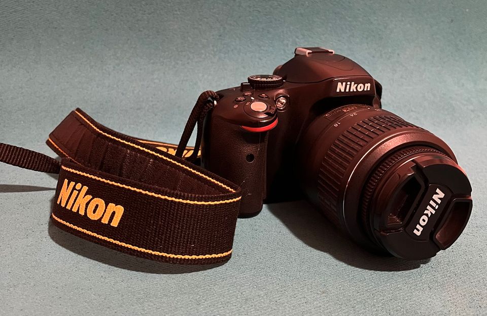 Spiegelreflexkamera Nikon D5100 in Prien