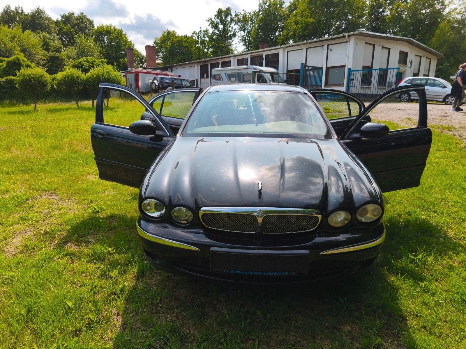 Abbildung des Autos Jaguar X-Type 2 Liter V6