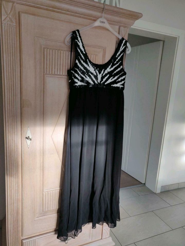 Abendkleid/Ballkleid in Eggebek