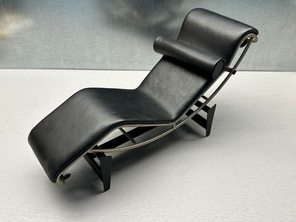 Vitra Miniatur Chaise Longue Le Corbusier in Köln