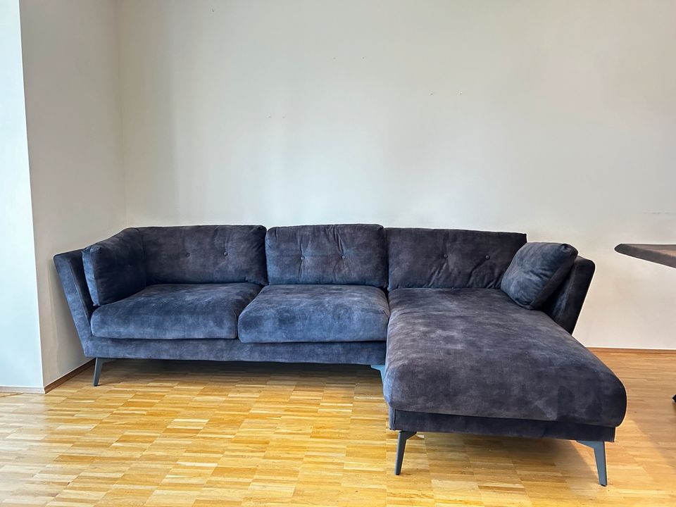 Das L-SOFA kann in 2 Sitze geteilt werden in Hamburg