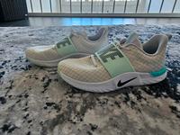 Nike Sneaker, Sportschuhe Gr. 39 Nordrhein-Westfalen - Anröchte Vorschau