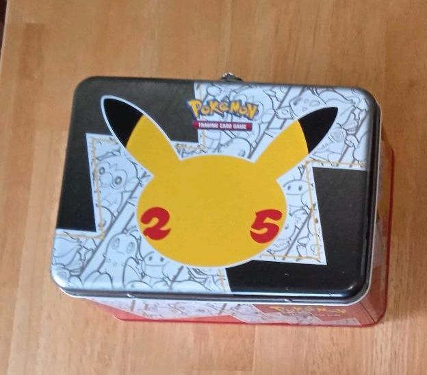 Pokemon Boxen Koffer, 4 x vorhanden in Wetzlar