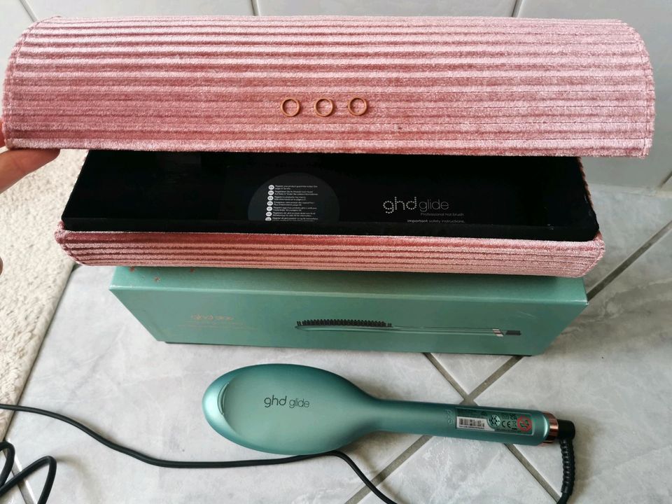 GHD GLIDE HOT Brush limited edition in Moers