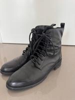 Hallhuber Biker-Boots Schuhe Damen Schwarz Größe 40 Stiefel Hessen - Groß-Gerau Vorschau