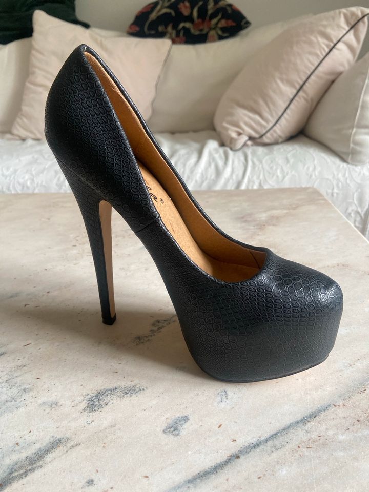 KAYLA Pumps EU 38, neu! in München