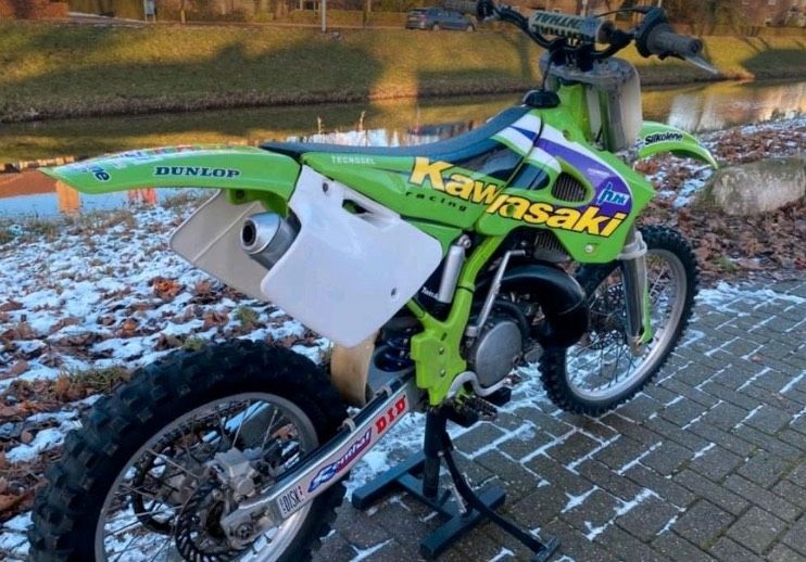 Kawasaki kx 250 top zustand und top preis nur 11 std keine cr 125 in Mallersdorf-Pfaffenberg