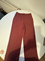 Damenhose mit Nadelstreifen – Bordeauxrot – Größe 36 – Neu Nordrhein-Westfalen - Königswinter Vorschau