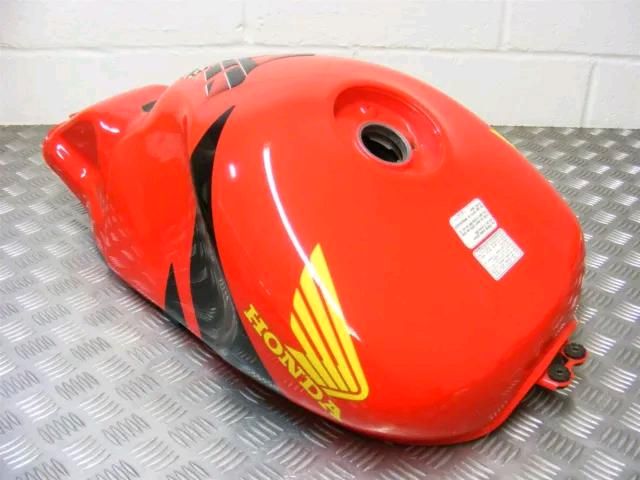 Suche!!!! Tank VTR1000 SP in Hasselfelde