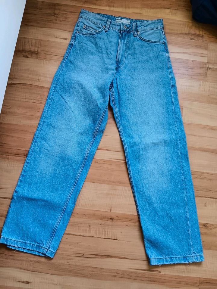 Baggy Jeans "Bershka" Gr. 34 in Stade