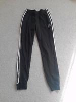 Adidas lange Sporthose Gr. S (36) neuwertig Niedersachsen - Bremervörde Vorschau