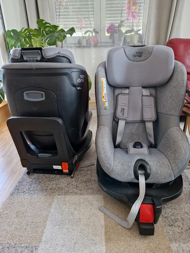 Britax Römer Dualfix M i-Size BR Grey Marble (Stuhl 2) in Grünwald