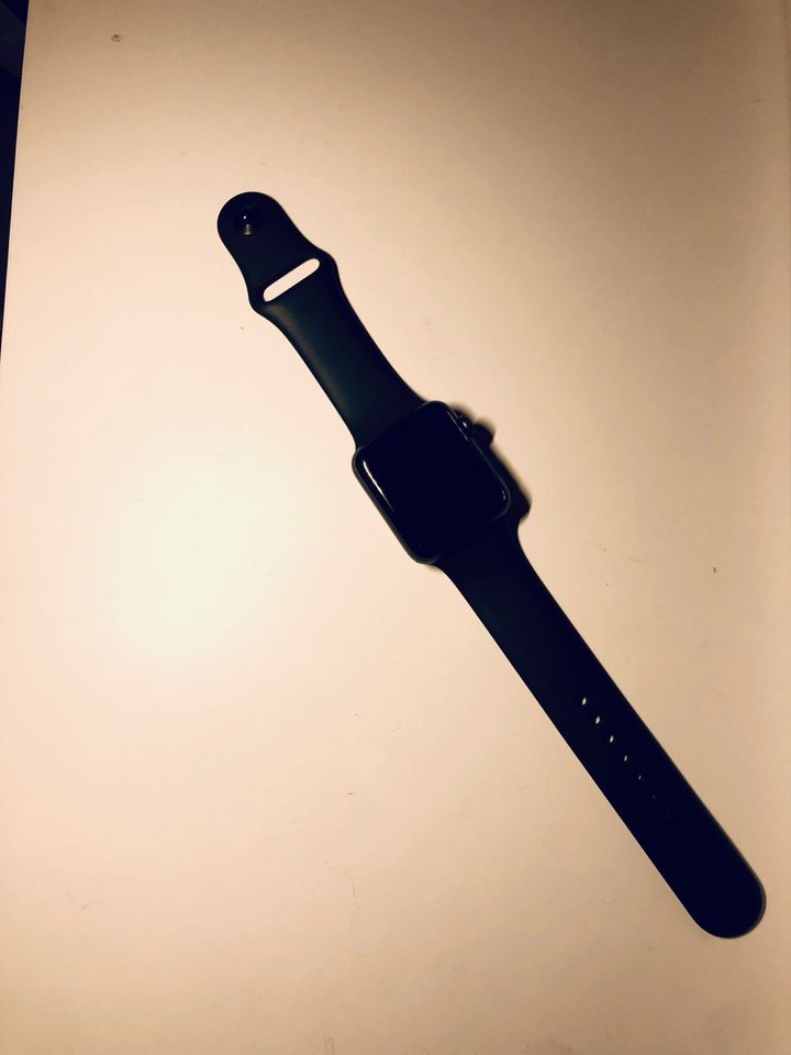 Apple Watch 3 42mm Cellular in Neuwertigem Zustand in München
