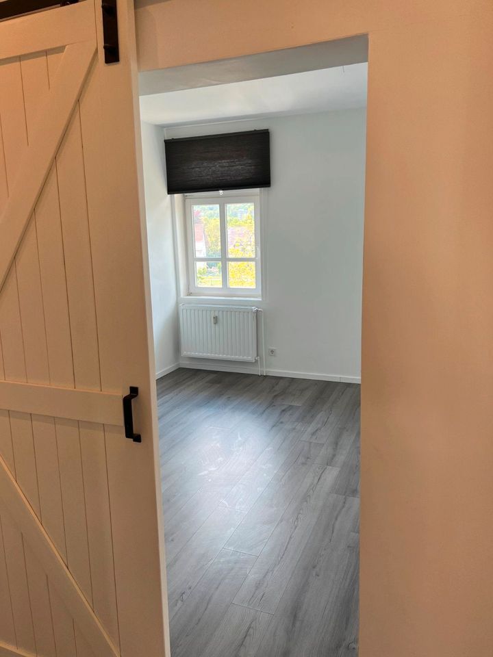 Renovierte/freundliche 5-Zimmer-Wohnung mit Wintergarten in ROF in Rotenburg