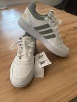 Verkaufe Damen Adidas Schuhe in Gr. 42 Niedersachsen - Delmenhorst Vorschau