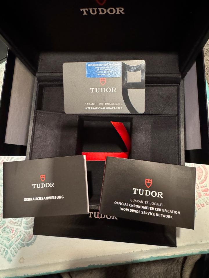Tudor Black Bay GMT 79830RB aus 07/2023 Full-Set inkl. Rechnung in Offenburg