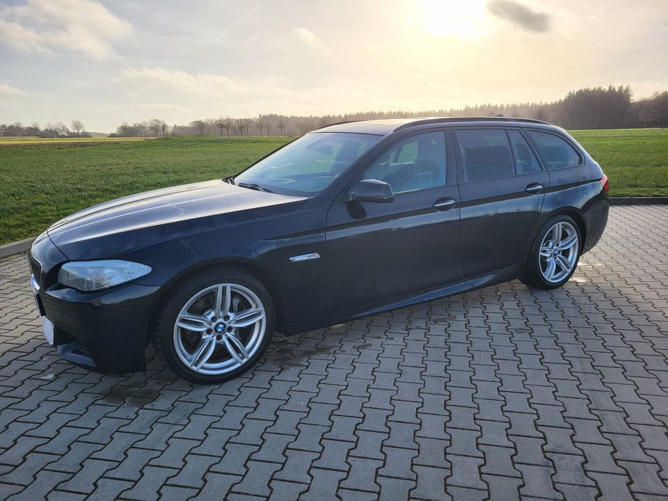 BMW 530d M-Technic,Pano,AHK,Sportsitze,orig.115Tkm,6 Gg.Schalter in Wingst