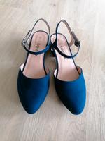 schicke Schuhe in dunkelblau Größe 39 Hessen - Herborn Vorschau