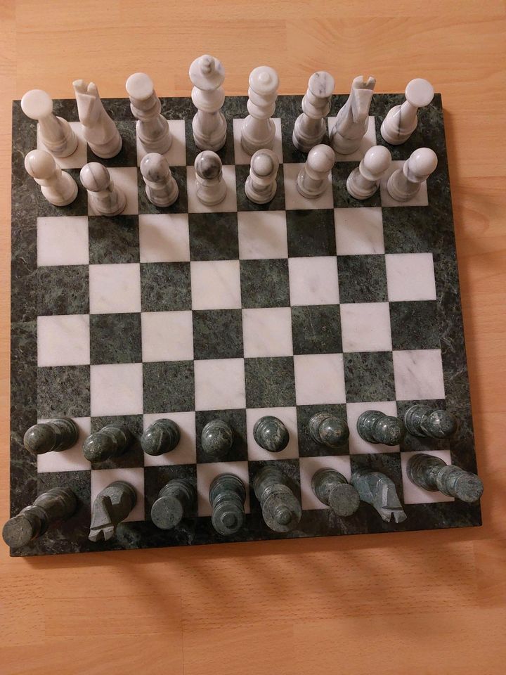 Grosses Schachbrett aus Marmor in Villingen-Schwenningen