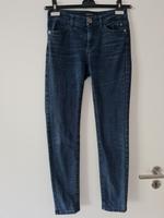 Hose Jeans Marc Cain N2 Gr. 36 dunkelblau sehr guter Zustand Hessen - Ahnatal Vorschau