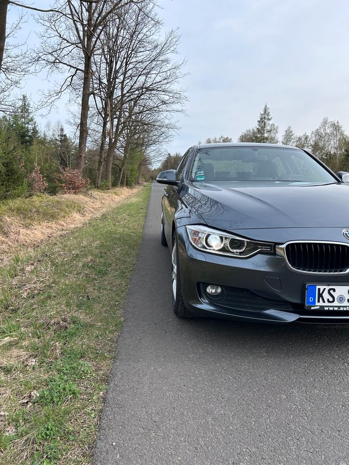 BMW 320i F30 Eff. Dynamics // Automatik // 8fach in Wesertal