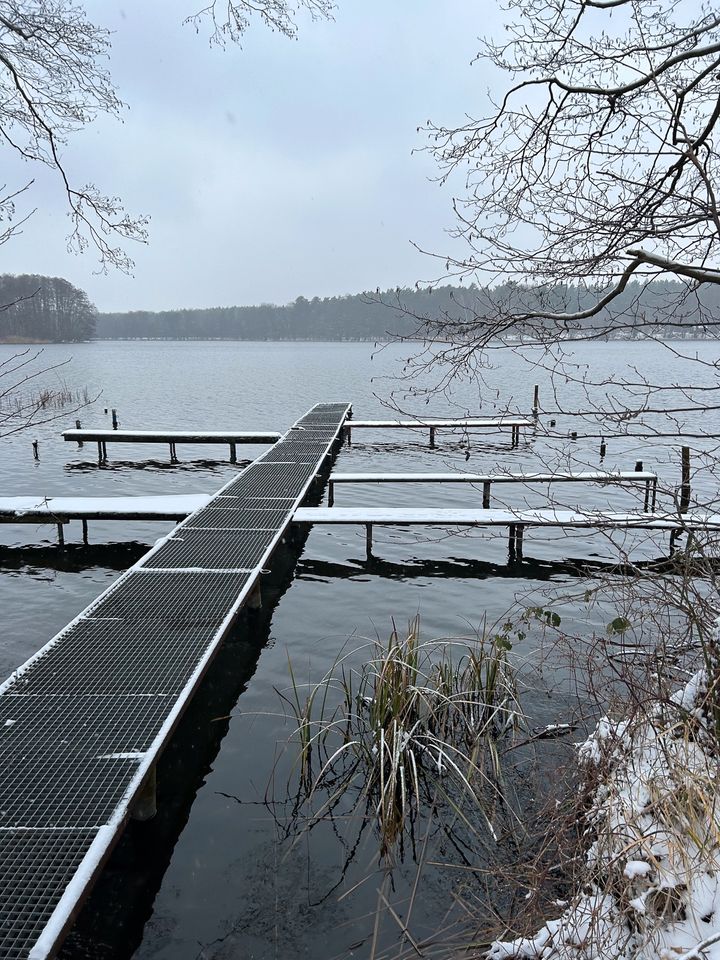 Bungalow mit Steg und Boot in Marienthal in Zehdenick