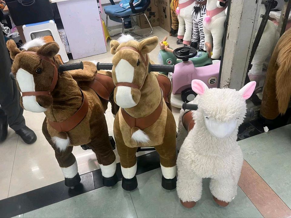 Kinder Reitpferd mit Rädern Pferd zum Reiten Ponycycle Ridinghors in Hamburg