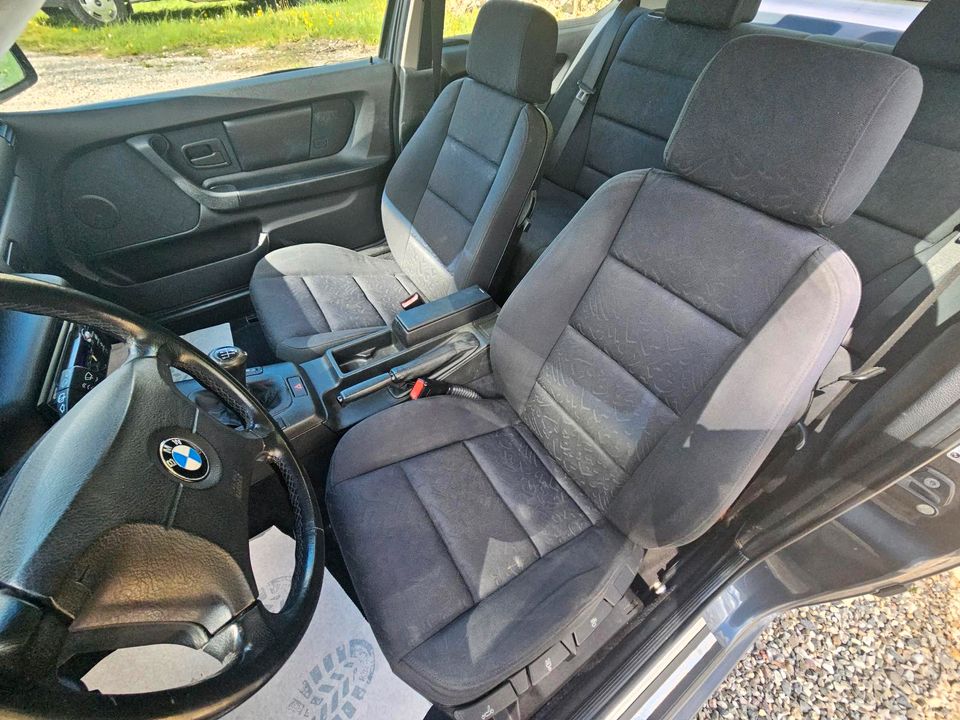 BMW E36 316ti Compact TÜV Neu Klima Scheckheft tiefergelegt in Töging am Inn