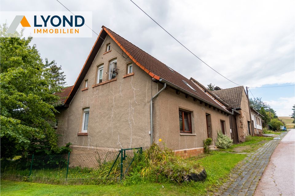 Doppelhaushälfte in ländlicher Lage, wartet auf Sie!! in Mansfeld